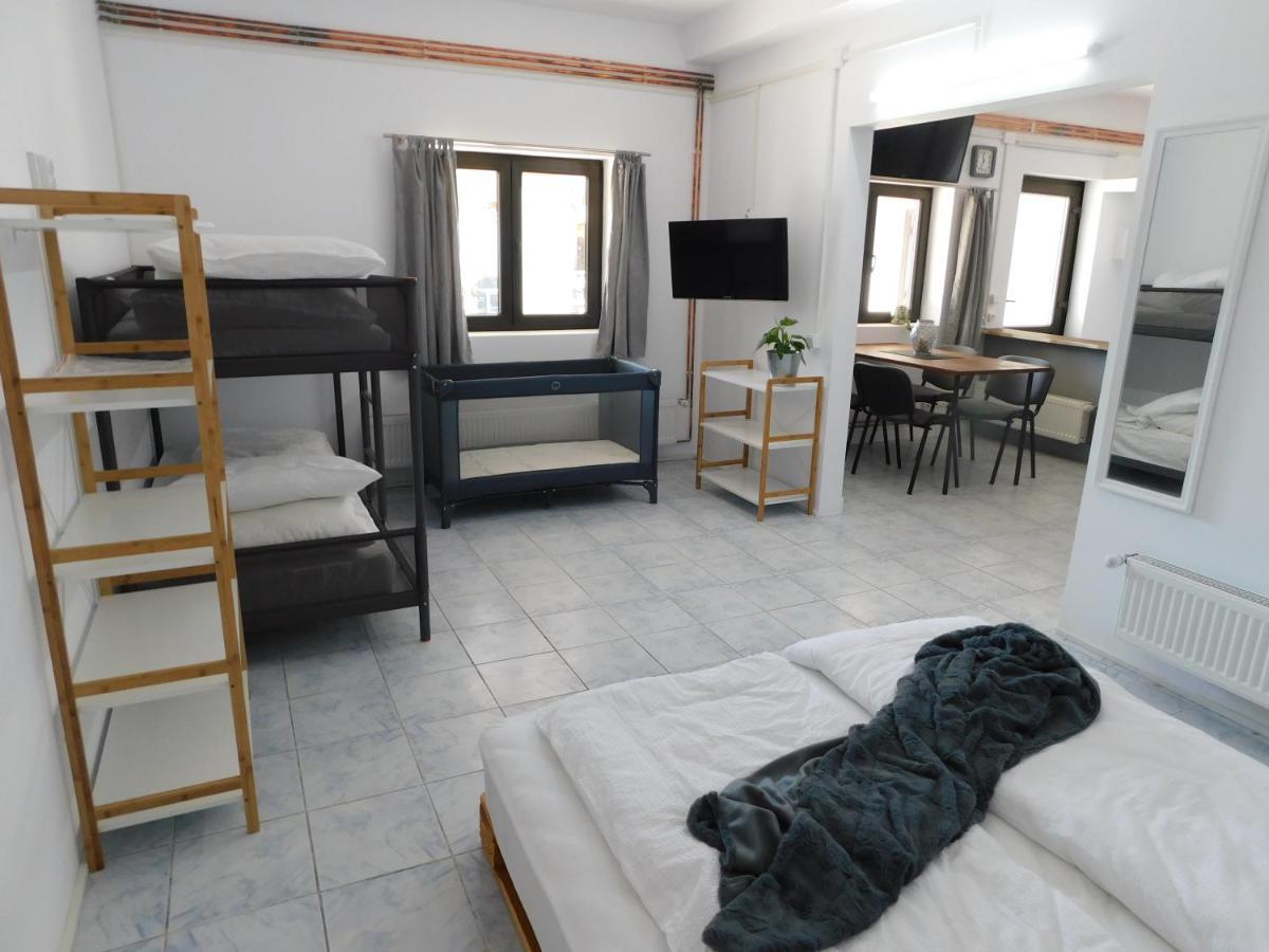 Mountain Vista Suites Zărneşti Kültér fotó