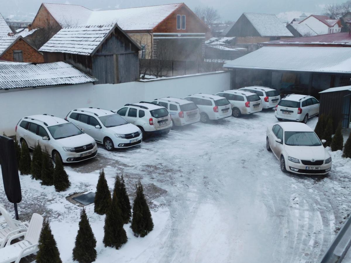 Mountain Vista Suites Zărneşti Kültér fotó