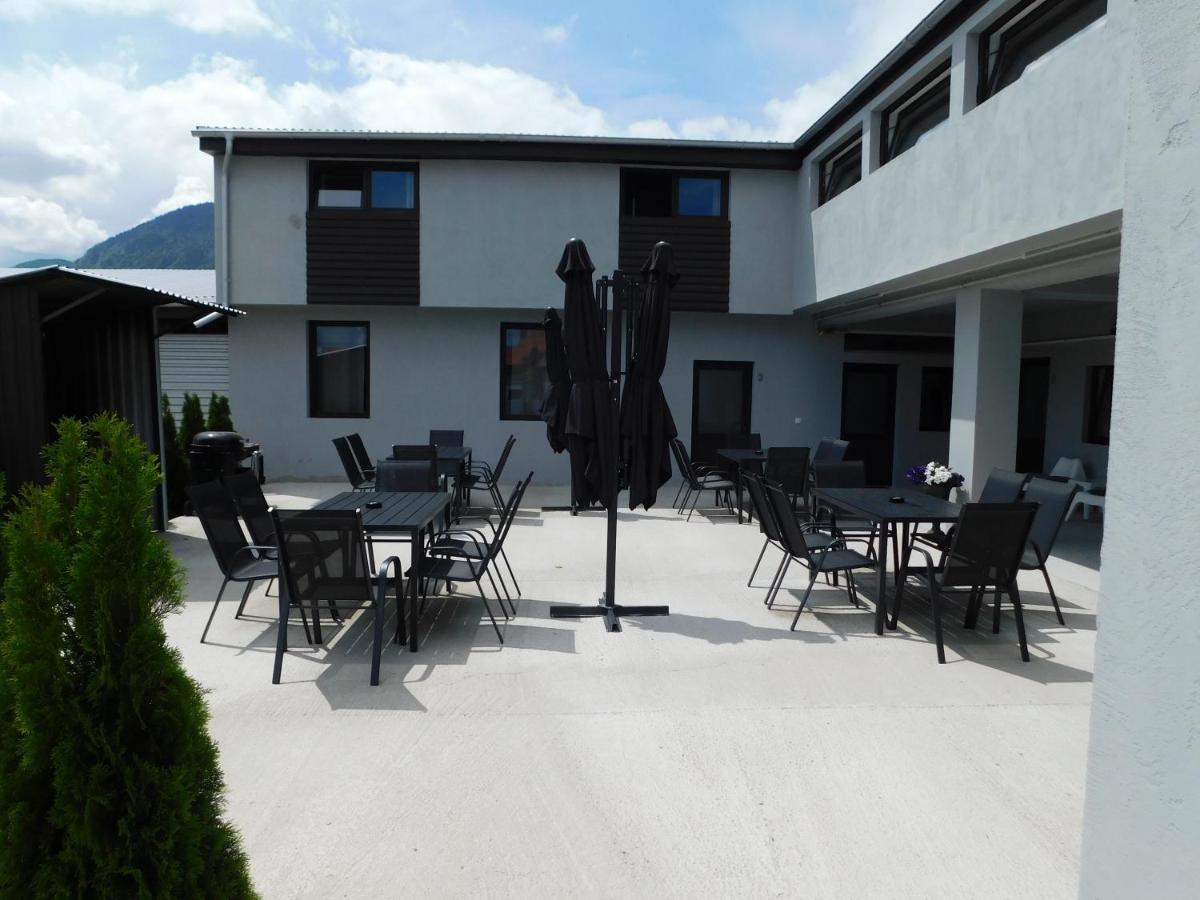 Mountain Vista Suites Zărneşti Kültér fotó